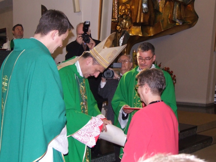 Papież przyznał bielskiej lekarce wysokie odznaczenie - foto