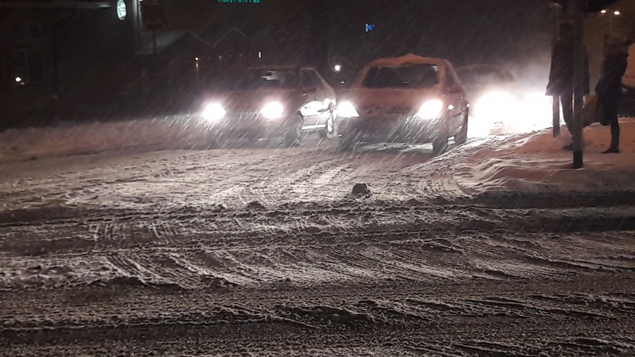 Śnieg paraliżuje miasto. Zawiedli synoptycy?