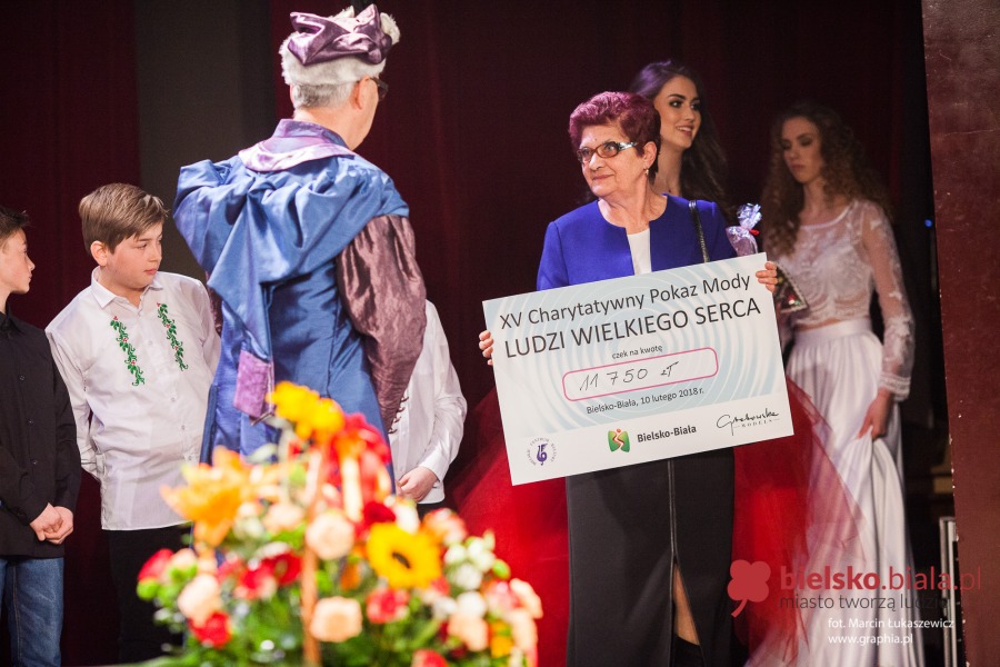 Potrafią się dobrze  bawić. Zebrali już pół miliona