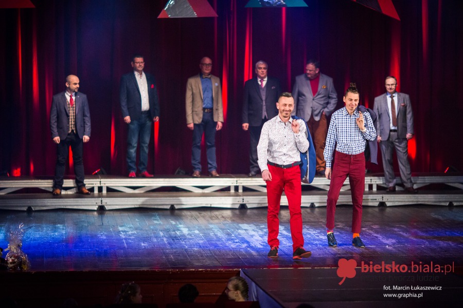 Potrafią się dobrze  bawić. Zebrali już pół miliona