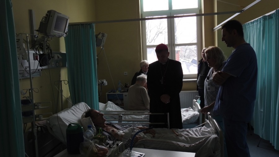 Biskup w szpitalu. „Tylko Bóg wie, jaki jest sens choroby” - foto