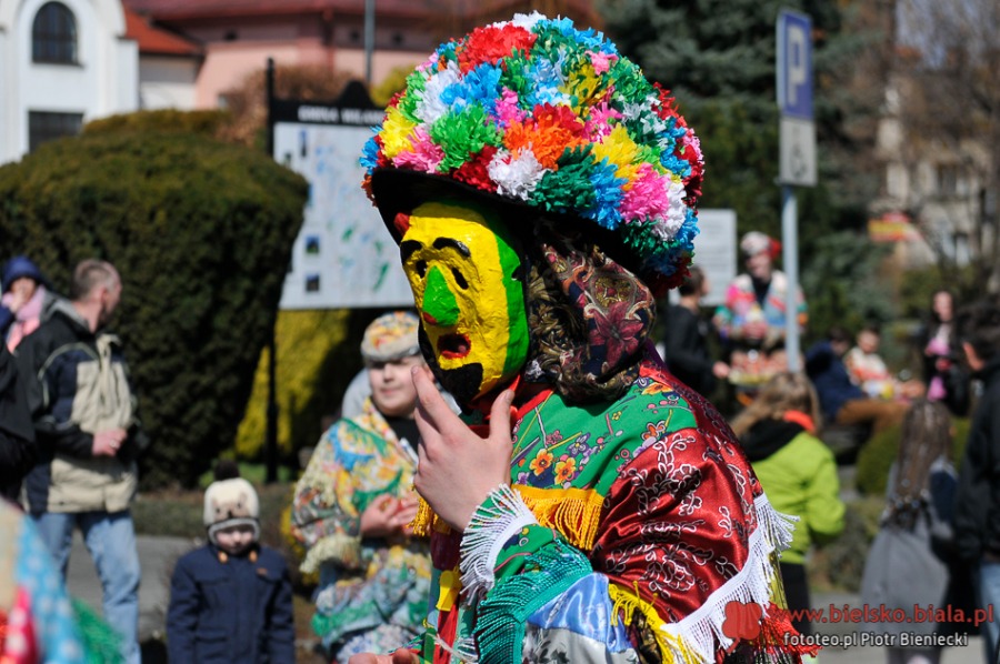 Kąpiel w wannie na środku rynku. To jest tradycja!