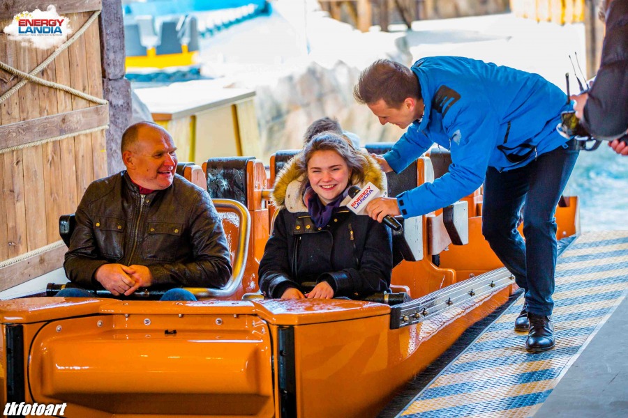 Zjazd do wody z prędkością 110 km/h. Ten film przyprawia o zawrót głowy!