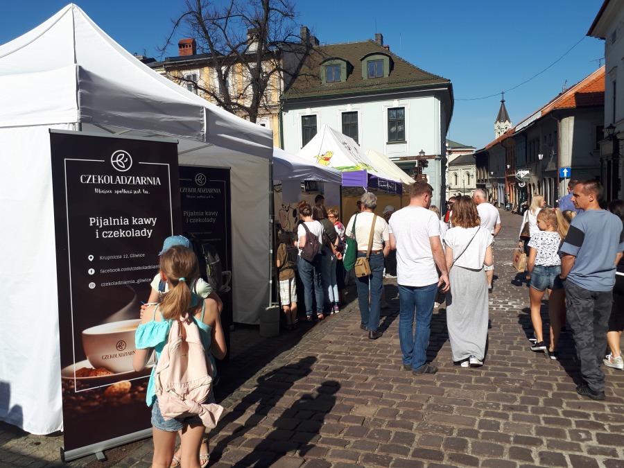 Słodka przygoda na Rynku. Oscypek z czekoladą? - foto