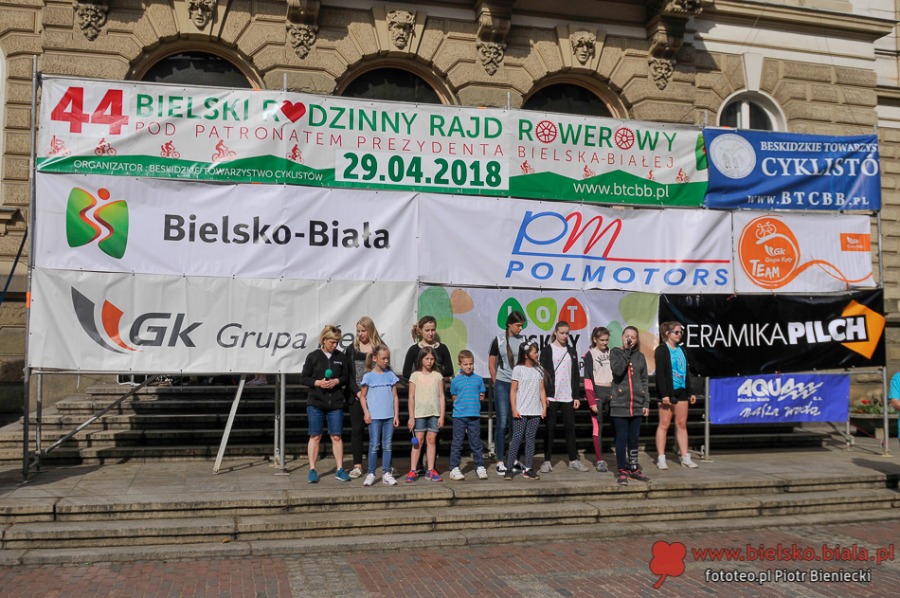 Pogoda dopisuje rowerzystom. Wyjątkowa frekwencja na rajdzie - foto