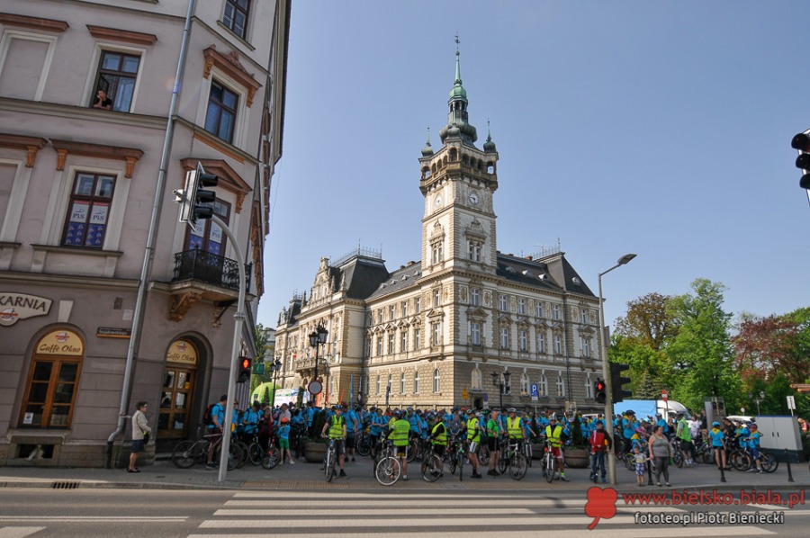 Pogoda dopisuje rowerzystom. Wyjątkowa frekwencja na rajdzie - foto