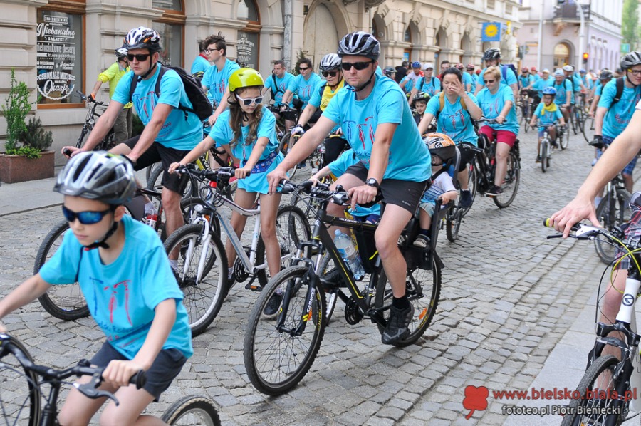 Pogoda dopisuje rowerzystom. Wyjątkowa frekwencja na rajdzie - foto