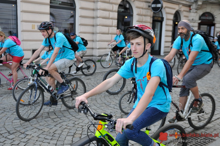 Pogoda dopisuje rowerzystom. Wyjątkowa frekwencja na rajdzie - foto
