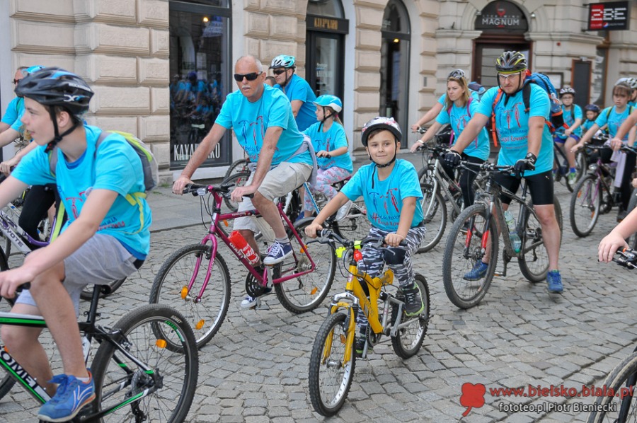 Pogoda dopisuje rowerzystom. Wyjątkowa frekwencja na rajdzie - foto