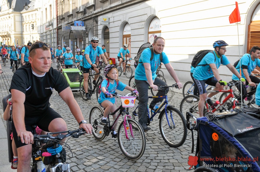 Pogoda dopisuje rowerzystom. Wyjątkowa frekwencja na rajdzie - foto