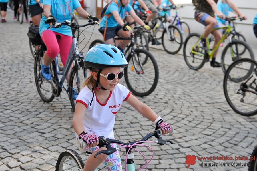 Pogoda dopisuje rowerzystom. Wyjątkowa frekwencja na rajdzie - foto