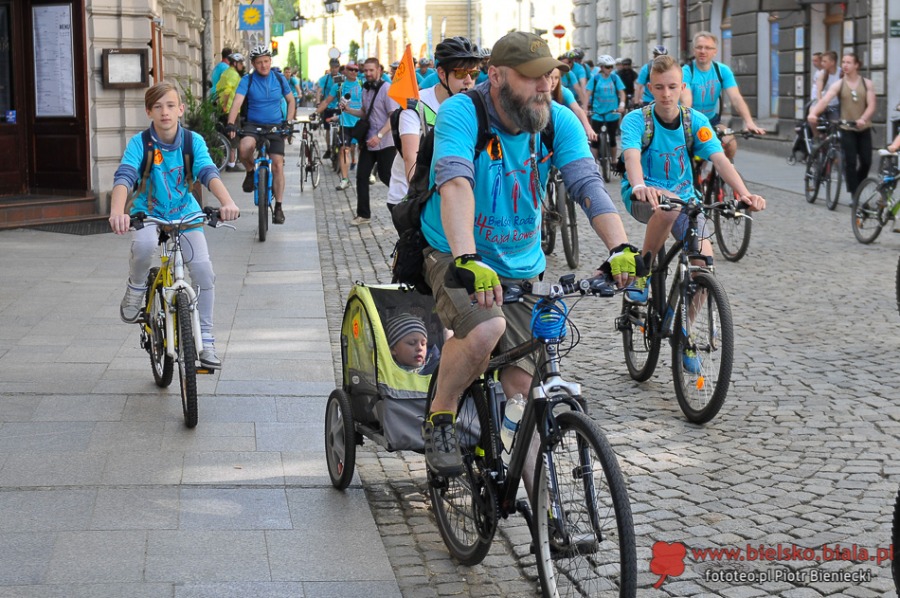 Pogoda dopisuje rowerzystom. Wyjątkowa frekwencja na rajdzie - foto