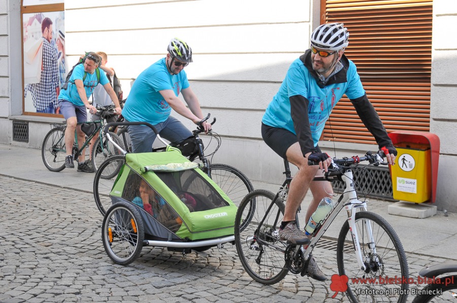 Pogoda dopisuje rowerzystom. Wyjątkowa frekwencja na rajdzie - foto