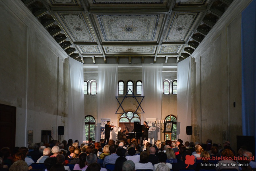 Zachwyt na cmentarzu. Fenomenalny koncert dla Selmy Kurz