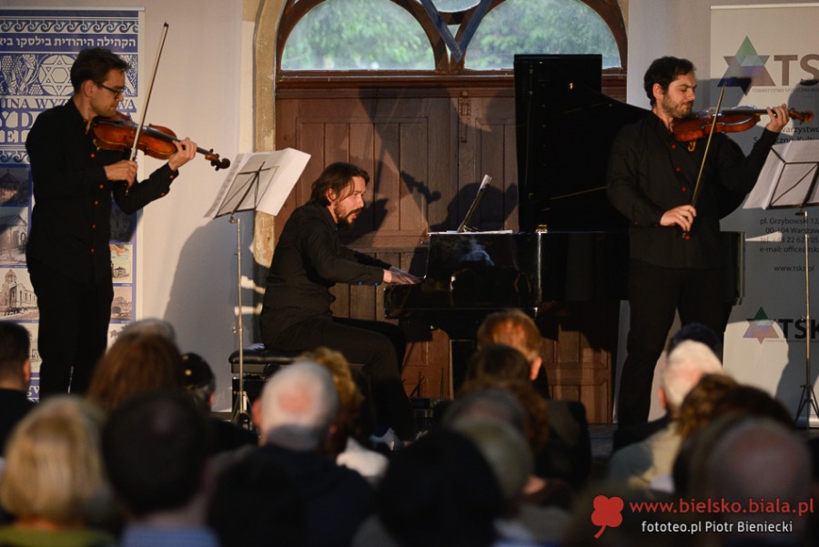 Zachwyt na cmentarzu. Fenomenalny koncert dla Selmy Kurz