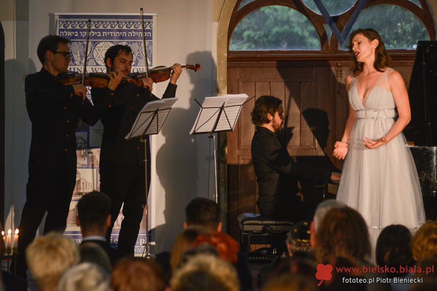 Zachwyt na cmentarzu. Fenomenalny koncert dla Selmy Kurz