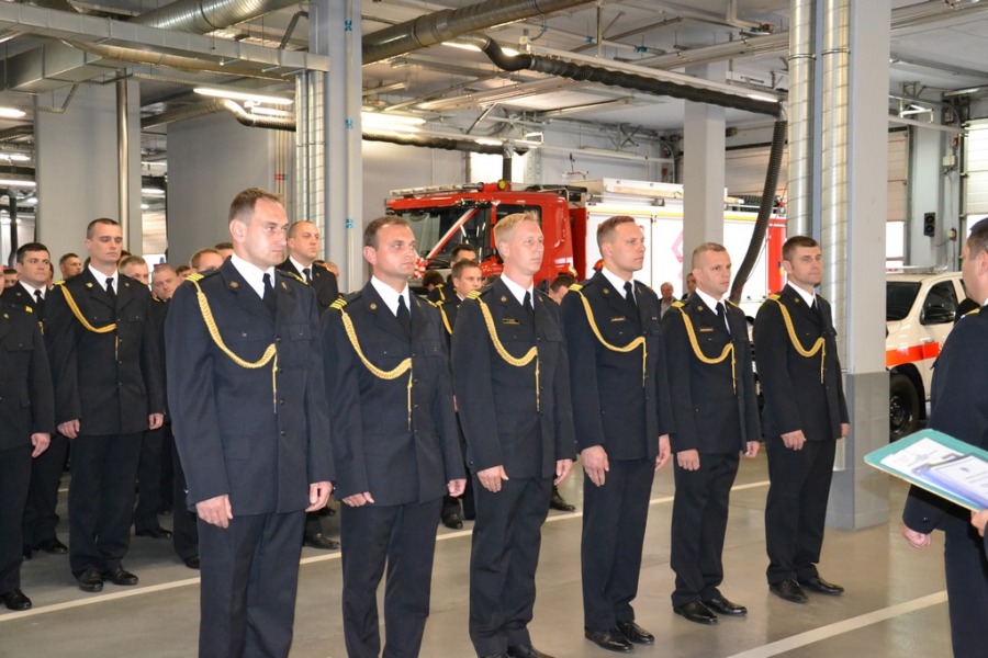 Poświęcenie nowych samochodów. Wyróżnienia dla strażaków - foto