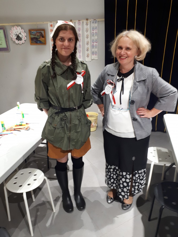 Zwiedzanie do północy. Tłumy na zamku Sułkowskich - foto