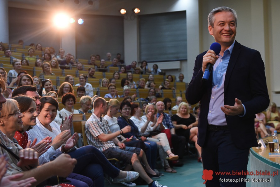 Prezydent Robert Biedroń w Bielsku-Białej. Owacje na stojąco - foto
