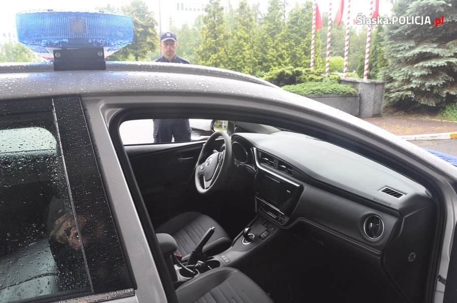 Nowe radiowozy hybrydowe dla bielskiej policji - foto