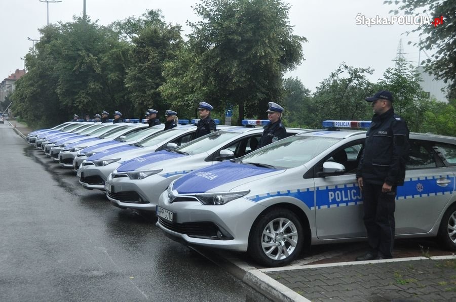 Nowe radiowozy hybrydowe dla bielskiej policji - foto