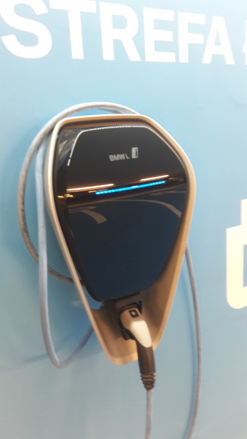 Bezpłatny prąd w nowej stacji. Test elektryka w ruchu miejskim - ZDJĘCIA