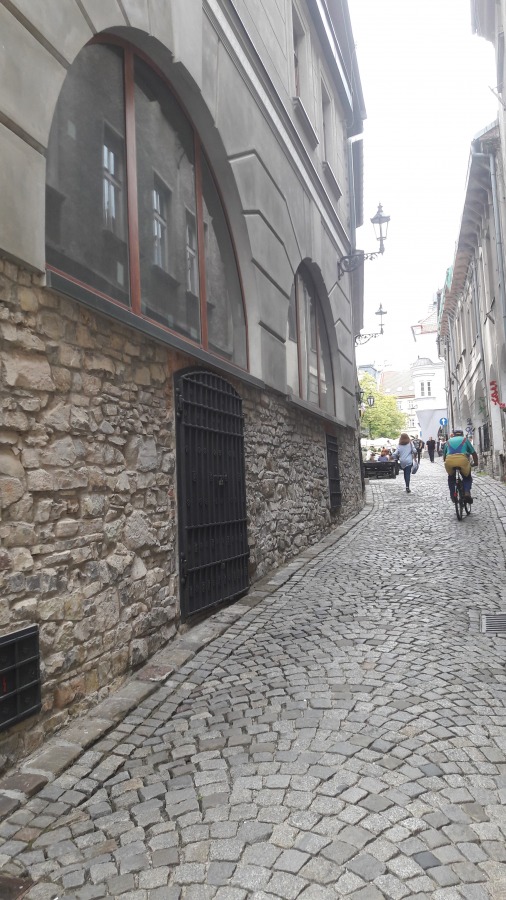 Pięknieje kamienica na starówce. Hotel i restauracja koło zamku