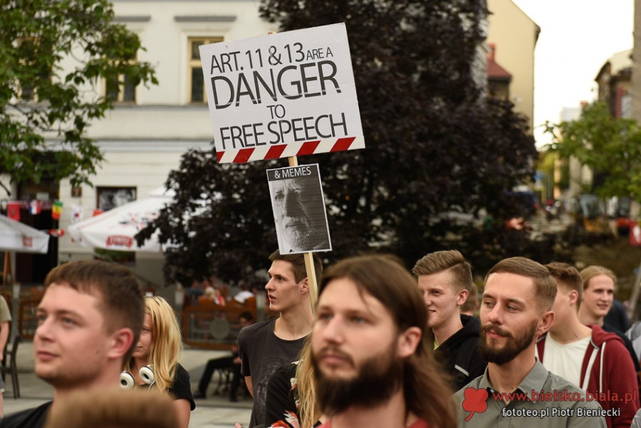 Za wolnością słowa. Protest na placu Chrobrego - foto