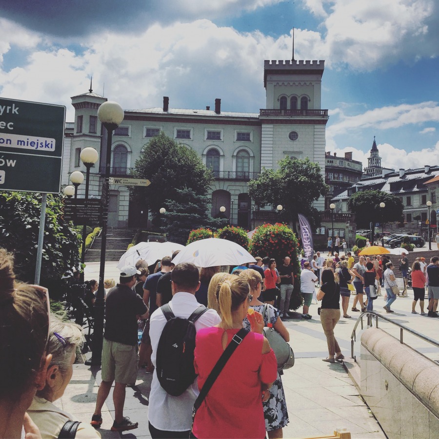 Masz piegi po opalaniu? Długa kolejka na placu Chrobrego - foto