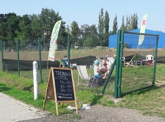 Nowe usługi na lotnisku. Loty widokowe i jazda trójkołowcem
