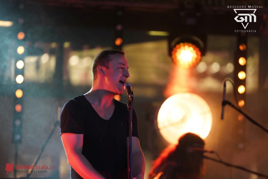Wielki koncert na placu Bolka i Lolka. Czesław ma głos!