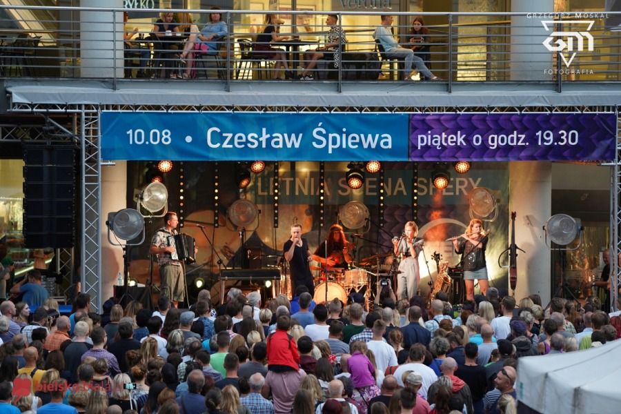 Wielki koncert na placu Bolka i Lolka. Czesław ma głos!
