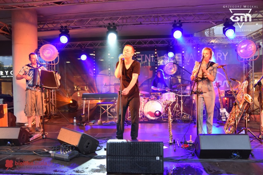 Wielki koncert na placu Bolka i Lolka. Czesław ma głos!