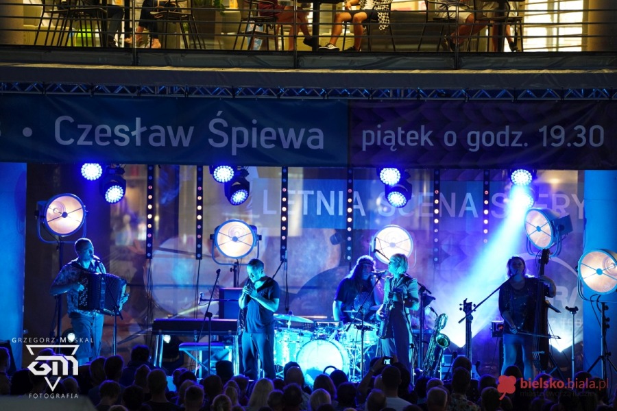 Wielki koncert na placu Bolka i Lolka. Czesław ma głos!