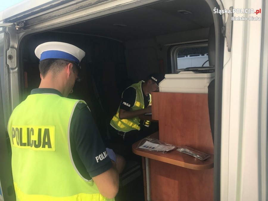 Wszyscy byli trzeźwi. Nowe urządzenia kontrolne bielskiej policji - foto