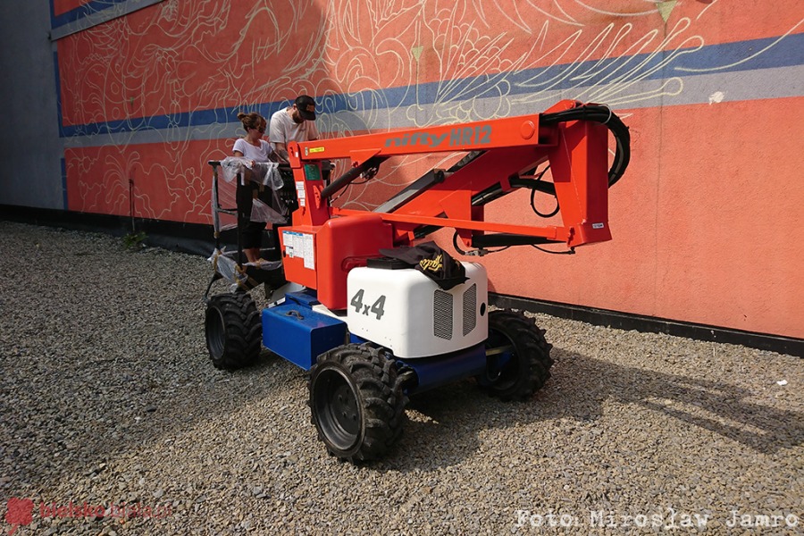 Atrakcyjny mural powstaje w centrum Bielska-Białej - foto