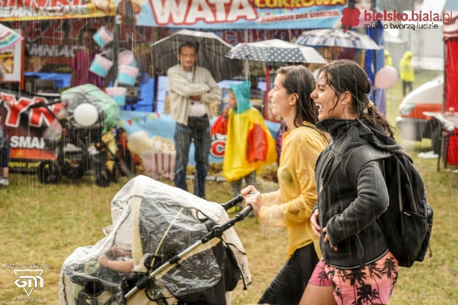 Oberwanie chmury na pikniku lotniczym. Tak latają tylko mistrzowie!
