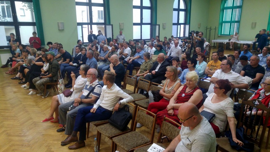 Otwarta debata kandydatów na prezydenta. Monika Socha wyszła z sali - foto