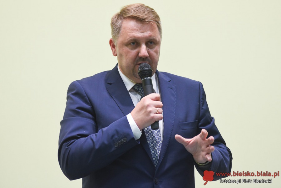 Skandal na pierwszej debacie. Wybuczany kandydat na radnego