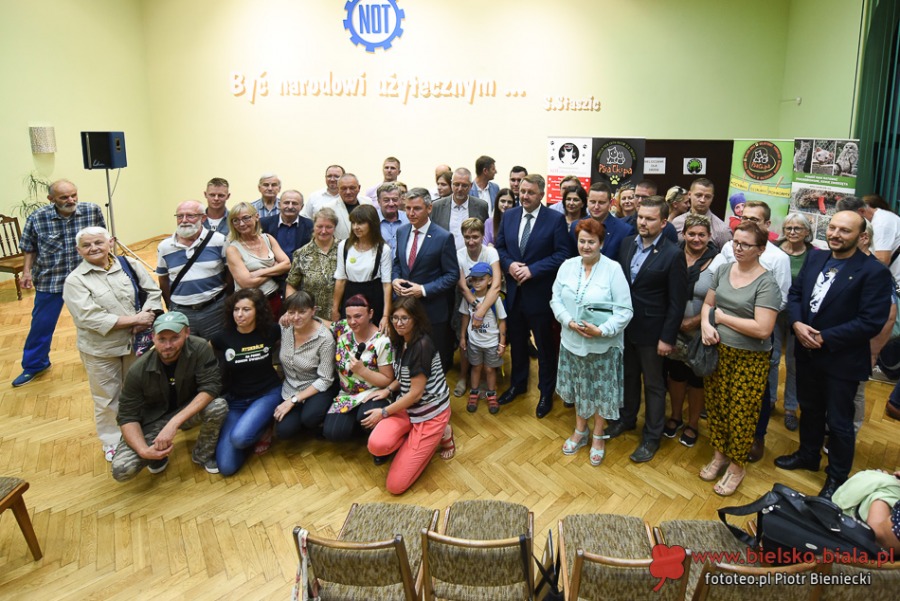Skandal na pierwszej debacie. Wybuczany kandydat na radnego