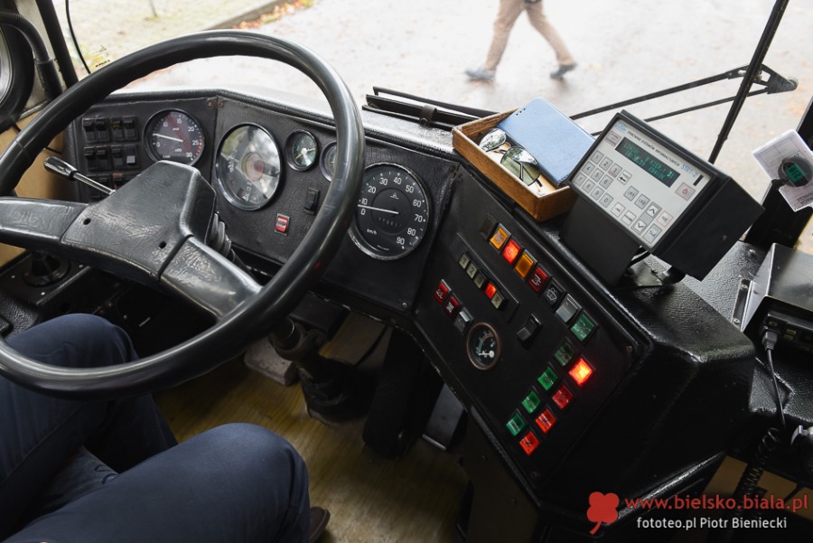 Historyczny kurs kultowego autobusu. Dyrektor MZK przedstawia