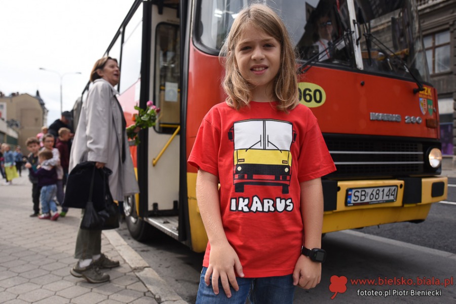Historyczny kurs kultowego autobusu. Dyrektor MZK przedstawia