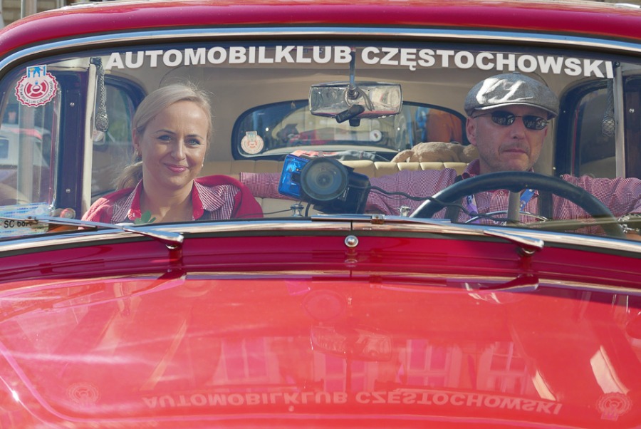 Pokaz piękności i konkurs elegancji na placu Ratuszowym - ZDJĘCIA