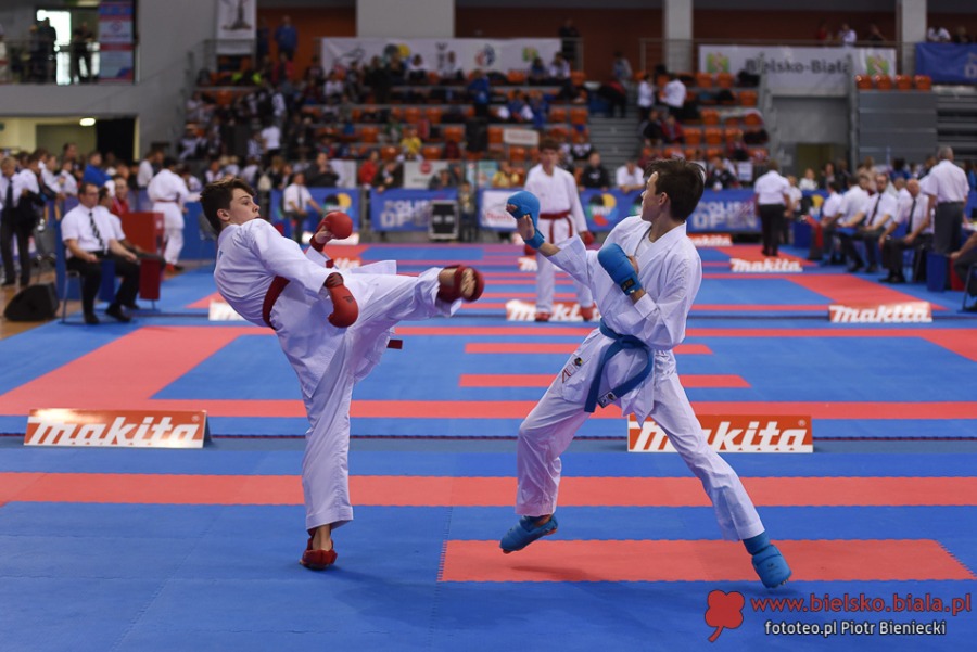 Bielsko-Biała rządzi w karate. Świat walczy dziś pod Dębowcem