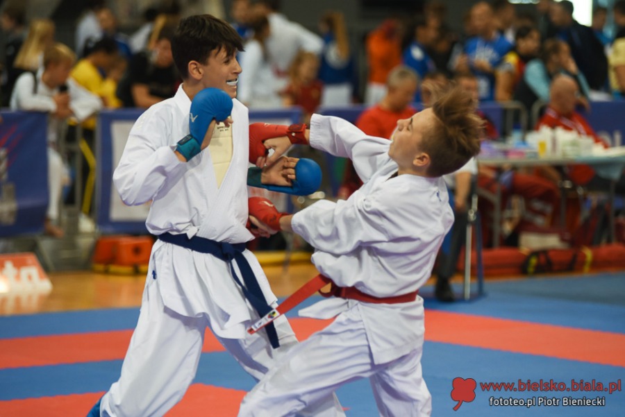 Bielsko-Biała rządzi w karate. Świat walczy dziś pod Dębowcem