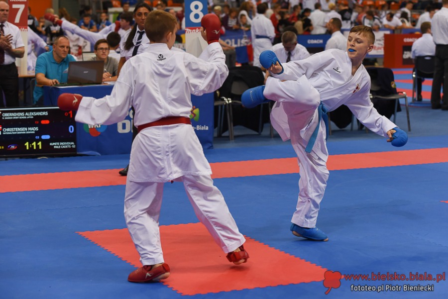 Bielsko-Biała rządzi w karate. Świat walczy dziś pod Dębowcem