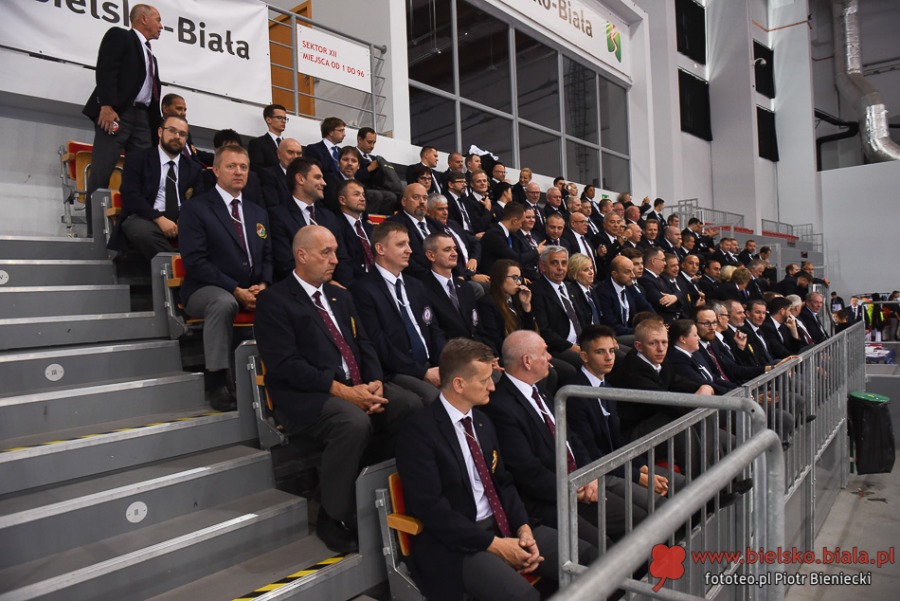 Bielsko-Biała rządzi w karate. Świat walczy dziś pod Dębowcem