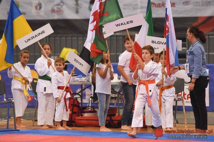 Bielsko-Biała rządzi w karate. Świat walczy dziś pod Dębowcem