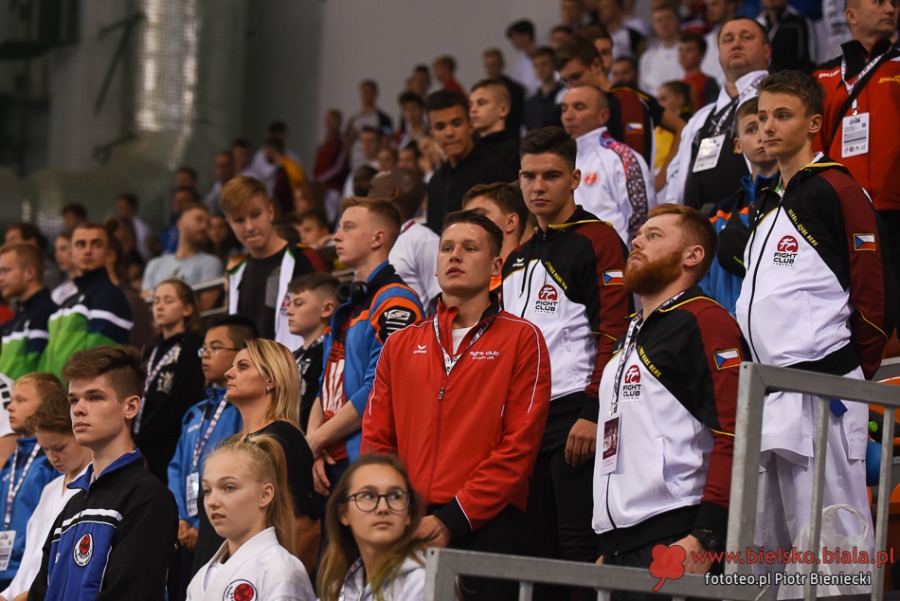 Bielsko-Biała rządzi w karate. Świat walczy dziś pod Dębowcem