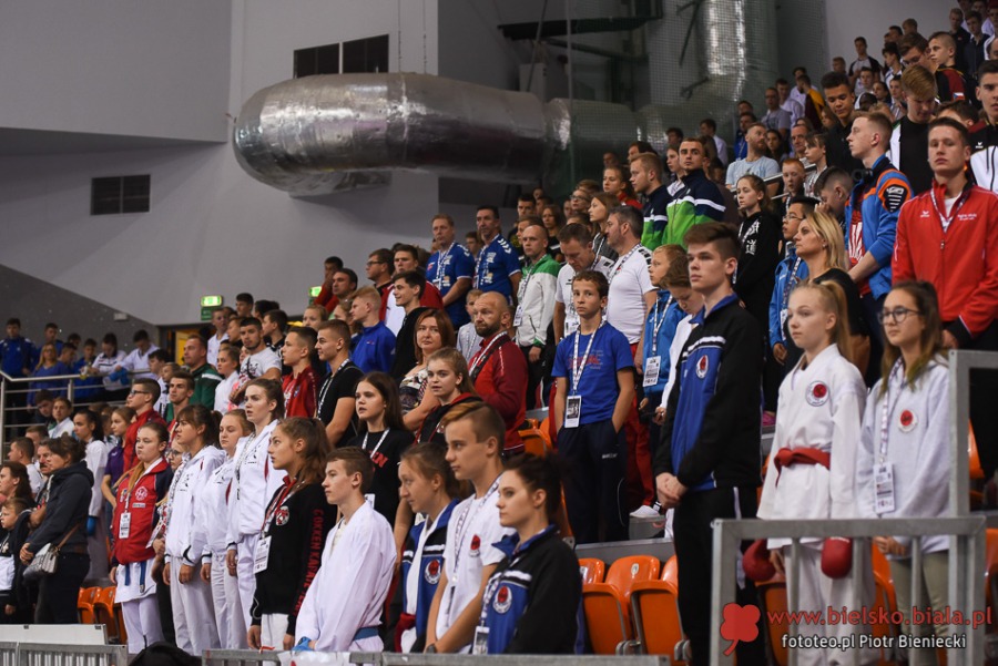 Bielsko-Biała rządzi w karate. Świat walczy dziś pod Dębowcem